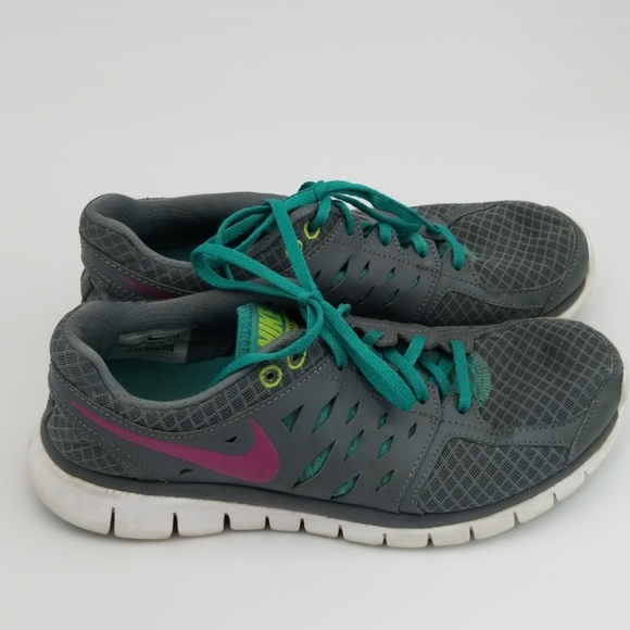 Nike Shoes - Nike Flex 2013 Run Running Shoe Size 9